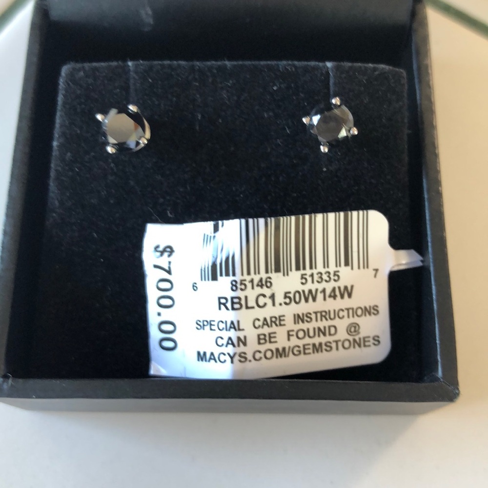 Black Diamond earnings, GORGEOUS A must have item!